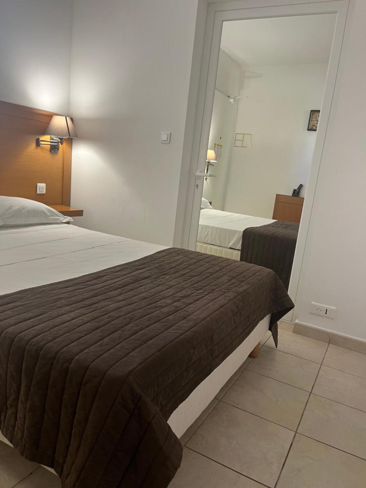 Hotel Lilium Maris Tizzano Exteriör bild